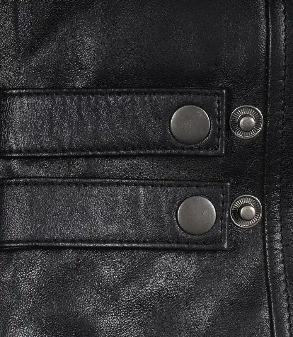 Schwarze Herrenjacke aus Lammleder im Biker-Stil – weiß und rot gestreift