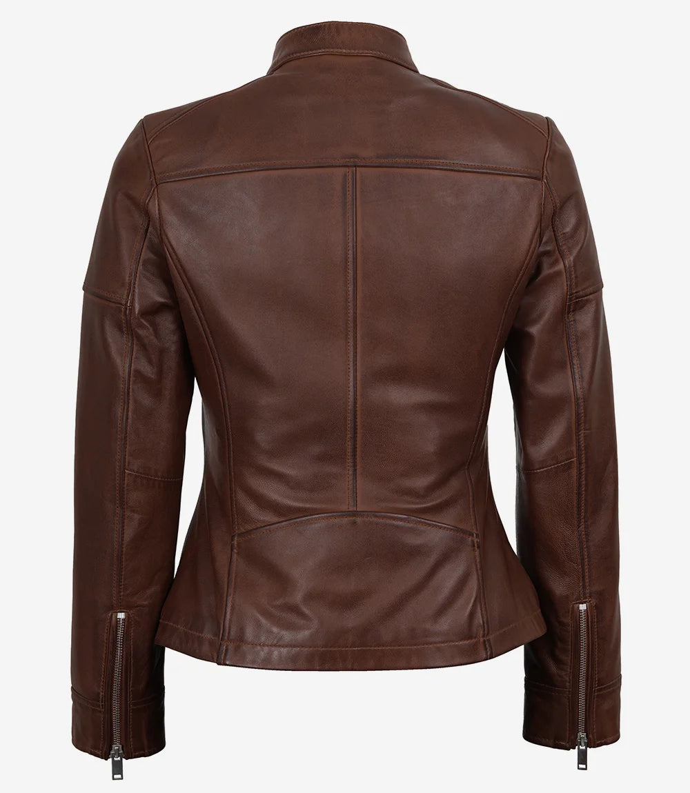 Braune Damenjacke aus strukturiertem Leder im Biker-Stil
